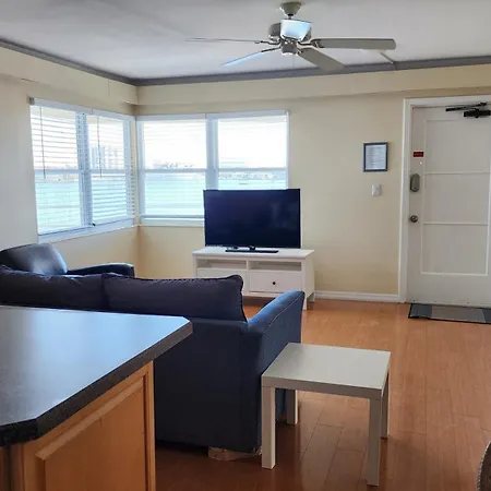 By The Beach Rentals Clearwater Beach Room photo