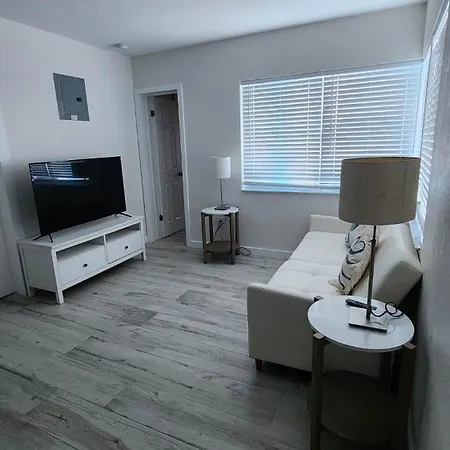 By The Beach Rentals Clearwater Beach Room photo