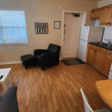 By The Beach Rentals Clearwater Beach Room photo