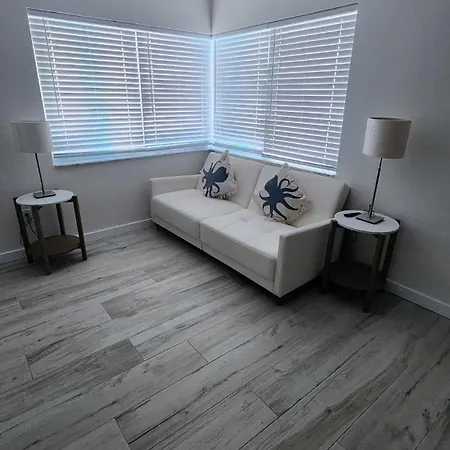 By The Beach Rentals Clearwater Beach Room photo