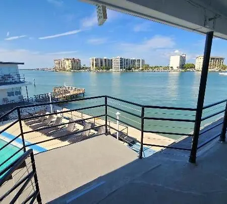 By The Beach Rentals Clearwater Beach Exterior photo